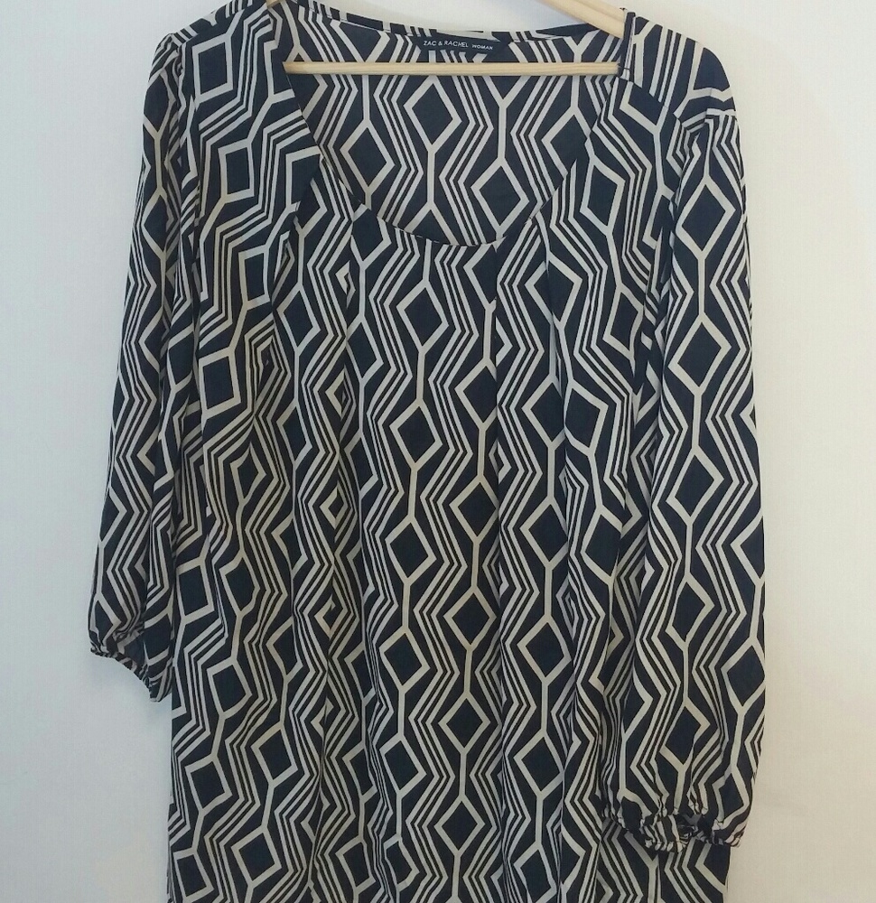 GEOMETIRC BLACK CREAM TOP SZ  2X